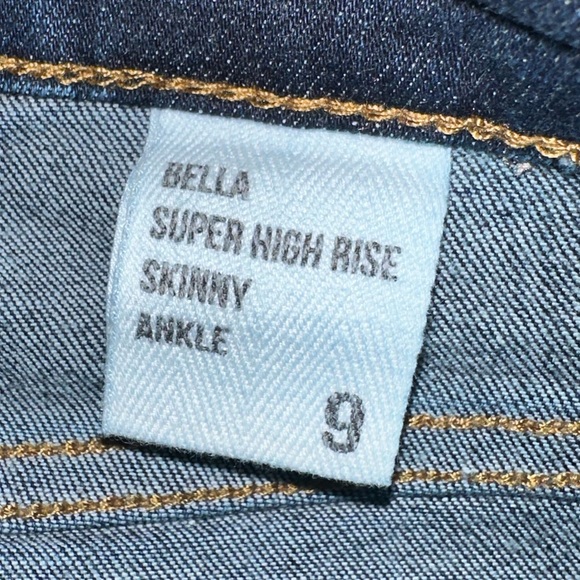 Eunina Non-Distressed Dark Wash Jeans - Picture 4 of 4